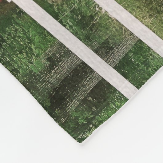 水色のサンディの入り江の屋根付橋 フリースブランケット (角)