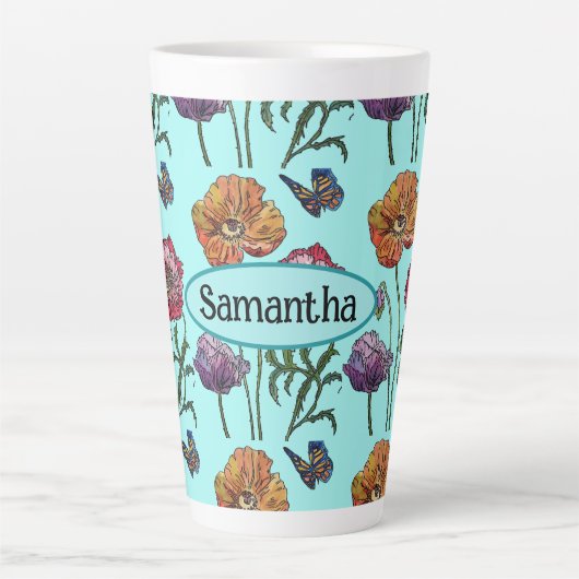 水色の上にシャビーなポピー赤い紫カスタマイズ可能な名前 カフェラテマグ (正面)