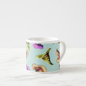 水色の古い帽子：青い背景。 エスプレッソカップ (正面右)