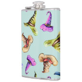 水色の古い帽子:青い背景。 フラスク (左)