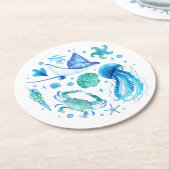 水色の海青クラゲの下に海のシェル ラウンドペーパーコースター (アングル)