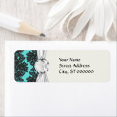 水色の青い花色のダマスクパターン上のダークグレー ラベル (インサイチュ)