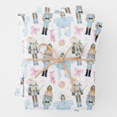 水色クリスマスナツクラッカーリース ラッピングペーパーシート (インサイチュ)