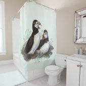 水色パフィン鳥の家族ライトグリーン背景 シャワーカーテン (インサイチュ)