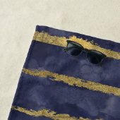 水色パーソナライズされた青と金ゴールドルック ビーチタオル (インサイチュ)