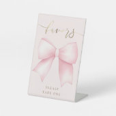 水色ピンクの弓の好意 台座サイン (正面)