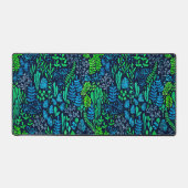 水色フローラのドットの暗い背景 デスクマット (正面)