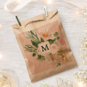 水色モダンピンクの花モノグラムの フェイバーバッグ (クリップ留めされた状態)