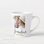 水色モダンフローラ台本おばあちゃんの写真 カフェラテマグ (右)