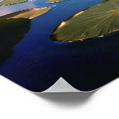 水花とピンクの雲を持つ湖の風景 | ポスター (角)