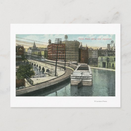 水路を通過する運河のボートのビュー ポストカード (正面)