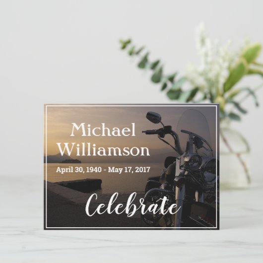 水辺のバイク　人生の祝い 招待状 (スタンド正面)