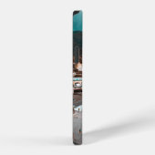 水辺の白いコンクリート建築 iPhoneケース (右側面)