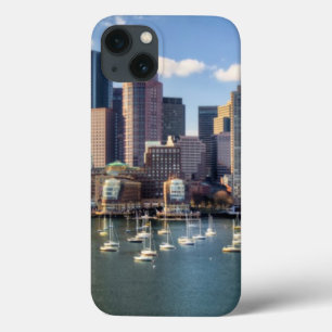 水辺地帯からのボストンスカイライン iPhone 13ケース