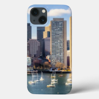 水辺地帯からのボストンスカイライン iPhone 13ケース
