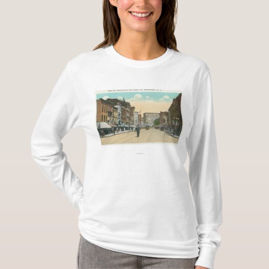 水通りからの裁判所の通りの東の眺め Tシャツ (正面)