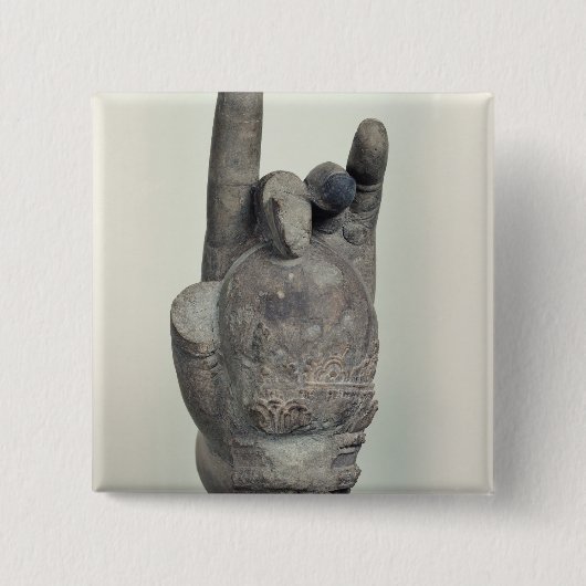 水酸化カリウム溶液からのShivaの巨大な彫像からの手、 缶バッジ (正面)