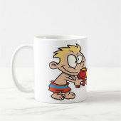 水鉄砲を持つ少年の夏のおもしろい コーヒーマグカップ (左)