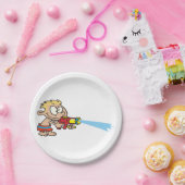 水鉄砲を持つ少年の夏のおもしろい ペーパープレート (パーティー)