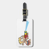 水鉄砲を持つ少年の夏のおもしろい ラゲッジタグ (正面縦)