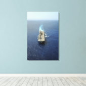 水陸両用の準備ができているグループ キャンバスプリント (インサイチュ (ウッドフロア))