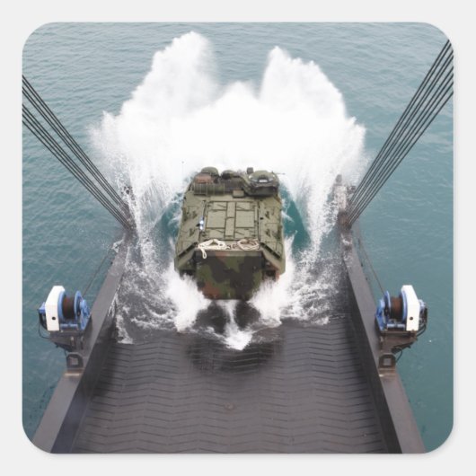 水陸両用突撃機がUSNSから降りる スクエアシール (正面)