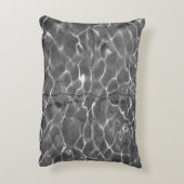 水面への光の反射:白黒 アクセントクッション (裏面(縦))