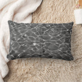 水面への光の反射:白黒 ランバークッション (ブランケット)