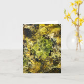 水面的な緑の岩のグリーティングカード カード (黄色い花)