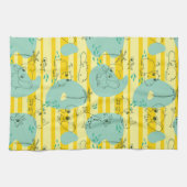 水2と遊んでいるかわいい動物 キッチンタオル (横)