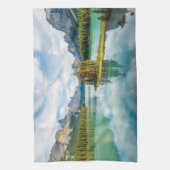 水 |カナダのジャスパー国立公園、マリーニュ湖 キッチンタオル (縦)