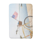 水 |湖のそばの自転車 バスマット (正面縦)