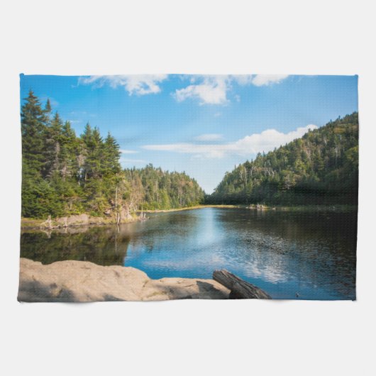 水 Spruce Lake Quebec （カナダ） キッチンタオル (横)