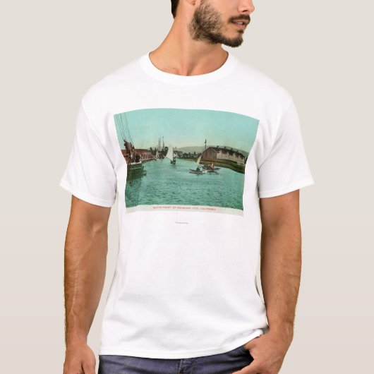水FrontRedwood都市の眺め、カリフォルニア Tシャツ (正面)