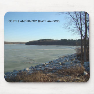 氷った湖および岩が多い海岸は、まだあり、ことをI知っています マウスパッド