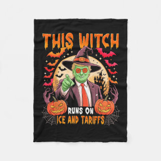 氷と関税で走る面白いトランプの魔女のハロウィン フリースブランケット