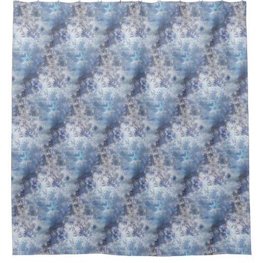 氷と雪のテクスチャ付き青いクリスマスパターン シャワーカーテン (正面)