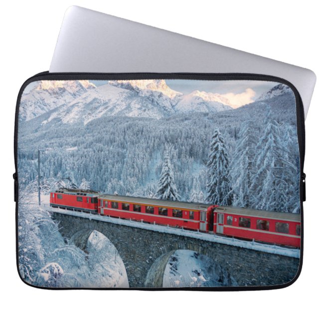 氷と雪 Red Bernina 表現 Train Switzerland | Red Bernina ラップトップスリーブ (正面)