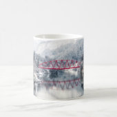 氷と雪 | Red Bridge in Winter, Japan コーヒーマグカップ (中央)