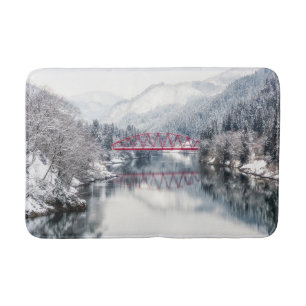 氷と雪 Red Bridge in Winter, Japan バスマット