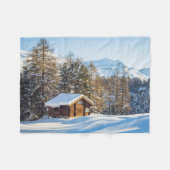 氷と雪 | Winter Log Cabin Swiss Alps フリースブランケット (正面(横))