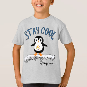 氷のかわいい男の子の滞在のクールなペンギン Tシャツ