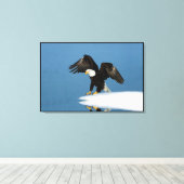 氷の上にハゲ包まれたワシ キャンバスプリント (インサイチュ (ウッドフロア))