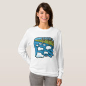 氷の塊が浮かぶ冬の融雪河川 Tシャツ (正面フル)