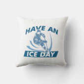 氷の日を過ごす クッション (裏面)