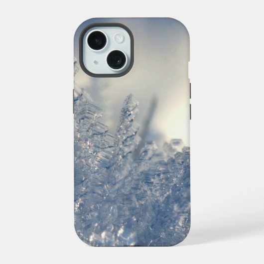 氷の破片の被写界深度写真 iPhone 15ケース (裏面)
