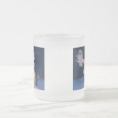 氷像の雪によって凍っていられている冬は天候に味をつけます コーヒーマグカップ (中央)