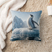 氷山に浮かぶハッピーペンギン クッション (ブランケット)