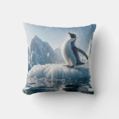 氷山に浮かぶハッピーペンギン クッション (正面)