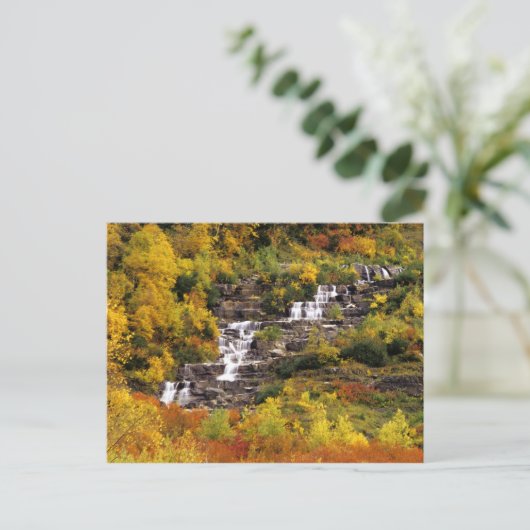 氷河の国の山の大砲の下の滝 ポストカード (スタンド正面)